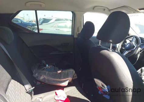 2021 Nissan Kicks S Xtronic Cvt z USA, uszkodzony, nr VIN 3N1CP5BV1ML545036